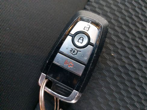 Used 2023 Ford Explorer XLT image 37