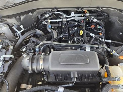Used 2023 Ford Explorer XLT w/ Equipment Group 202A AWD/4WD image 30