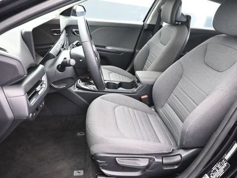 Used 2025 Kia K4 EX FWD image 23