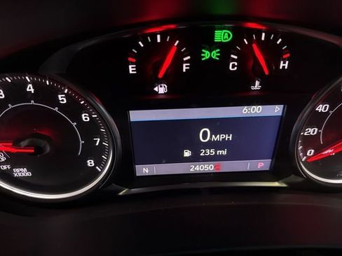 Used 2023 GMC Terrain SLT w/ Elevation Edition image 5