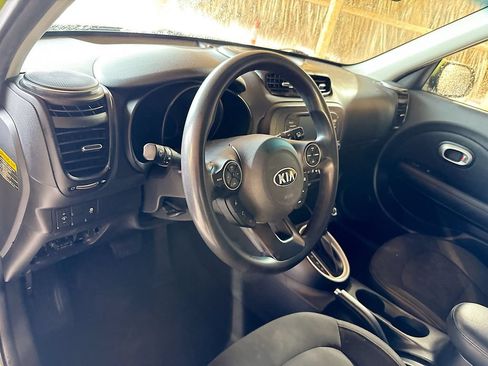 Used 2017 Kia Soul FWD image 9