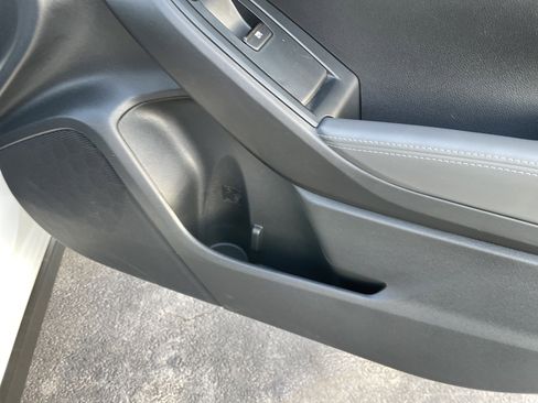 Used 2025 Subaru Crosstrek 2.0i Premium image 22