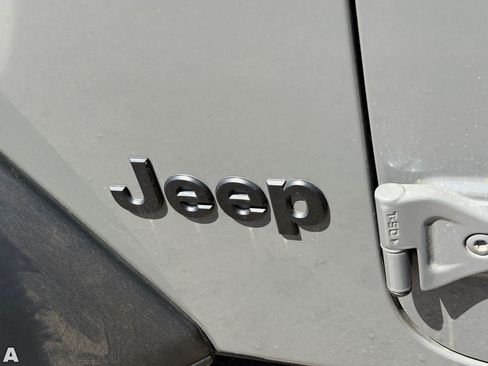 Used 2021 Jeep Wrangler Sport AWD/4WD image 8