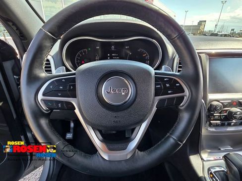 Used 2017 Jeep Grand Cherokee Altitude AWD/4WD image 14