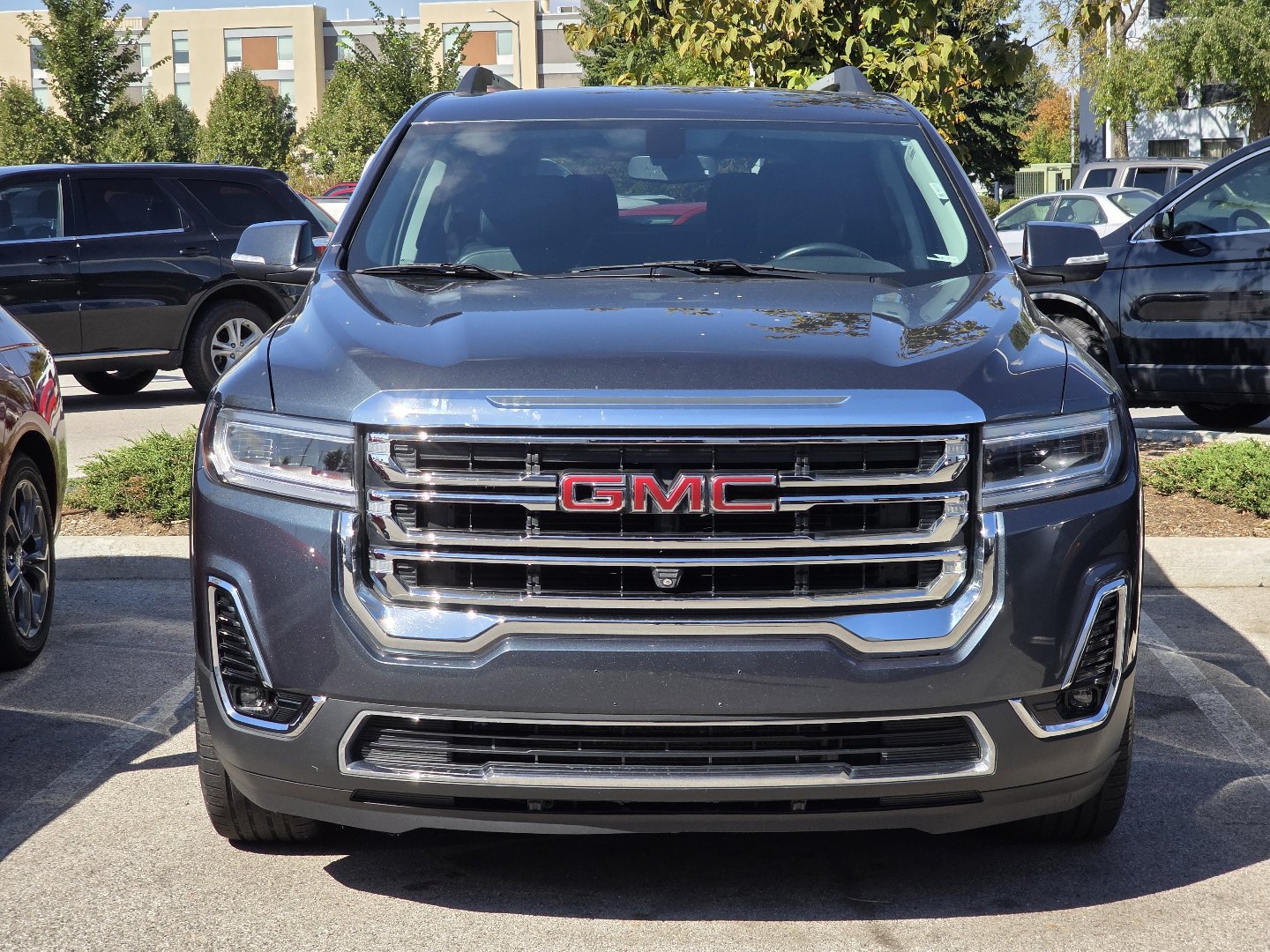 Used 2020 GMC Acadia SLT w/ Premium Package AWD/4WD image 3