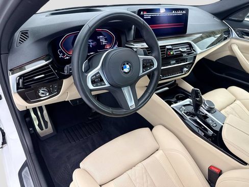 Used 2023 BMW 530i w/ M Sport Package RWD image 9