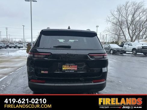 Used 2023 Jeep Grand Cherokee L Laredo image 12