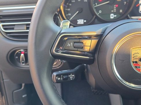 Used 2025 Porsche Macan image 26