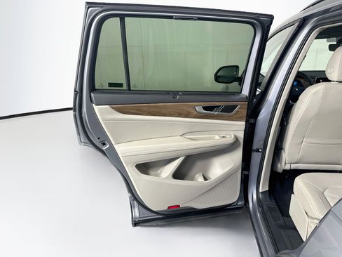Used 2026 Volkswagen Atlas SE FWD image 25