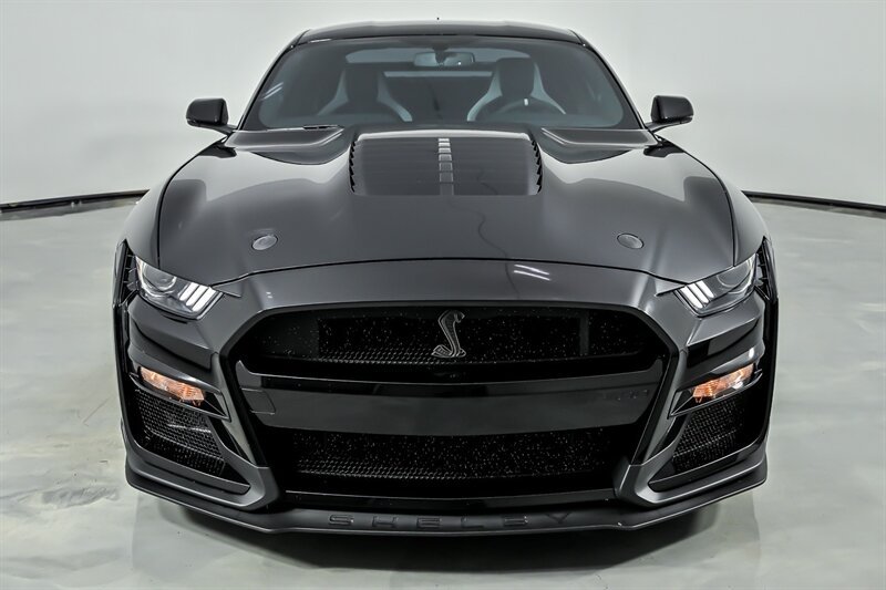 Used 2021 Ford Mustang Shelby GT500 w/ Carbon Fiber Track Pack RWD image 5