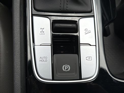 Used 2024 Hyundai Santa Cruz Limited AWD/4WD image 15