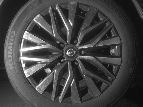 Used 2025 Nissan Altima 2.5 SV FWD image 15