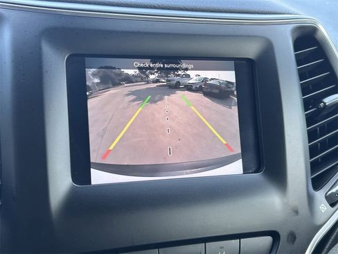 Used 2021 Jeep Cherokee Latitude Lux image 31