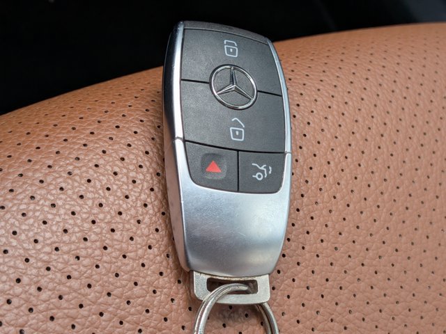 Used 2022 Mercedes-Benz GLC 300 image 36