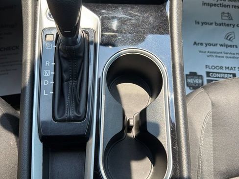 Used 2024 Nissan Altima 2.5 SV FWD image 33