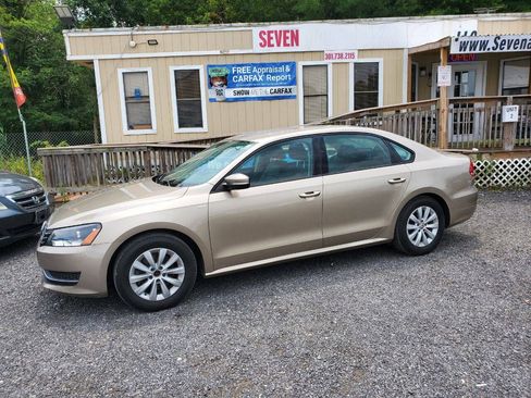 Used 2015 Volkswagen Passat 1.8T S FWD image 2