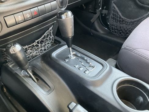 Used 2013 Jeep Wrangler Sport AWD/4WD image 21