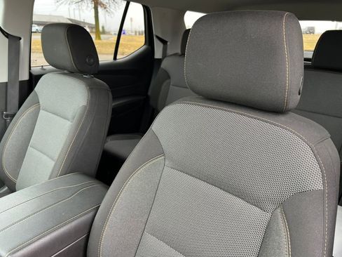 Used 2019 Chevrolet Traverse LT image 13