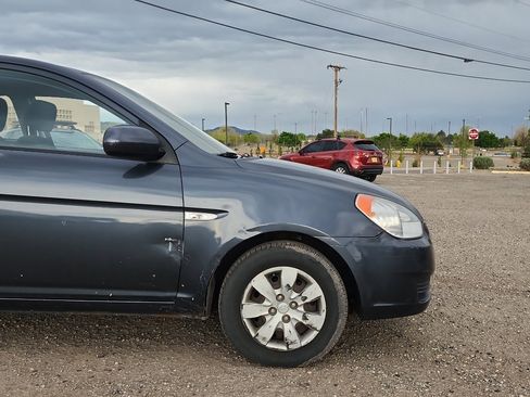 Used 2010 Hyundai Accent GS image 4