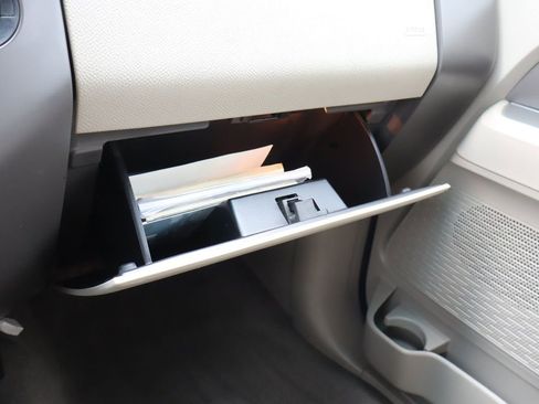 Used 2010 Ford Expedition XLT image 36