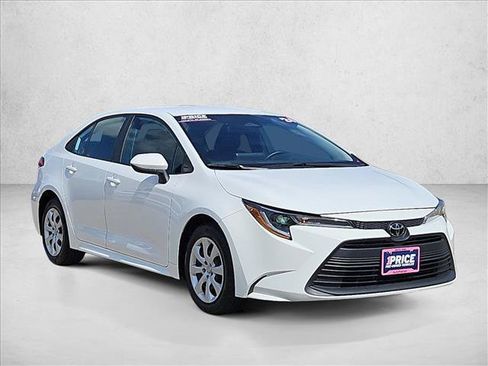 Used 2024 Toyota Corolla LE FWD image 3