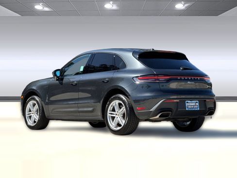 Used 2022 Porsche Macan AWD/4WD image 3