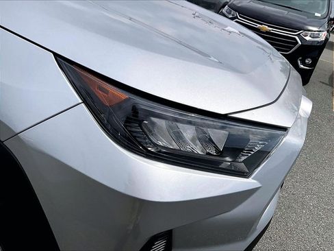 Used 2021 Toyota RAV4 LE AWD/4WD image 31