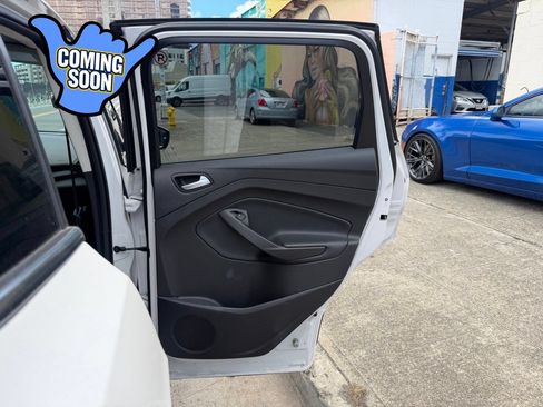 Used 2018 Ford Escape SE w/ SE Sync 3 Package FWD image 11