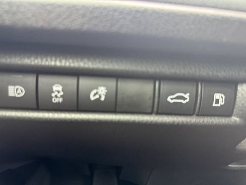 Used 2025 Toyota Camry LE w/ Convenience Package FWD image 13