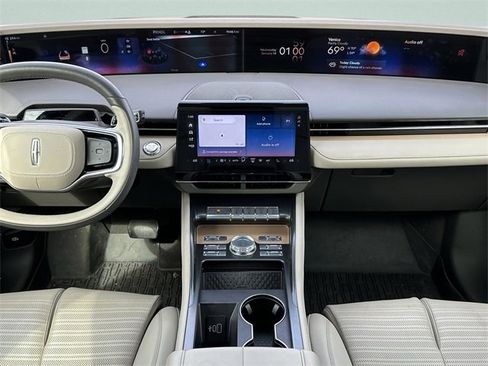 Used 2024 Lincoln Nautilus Reserve w/ Equipment Group 203A image 40