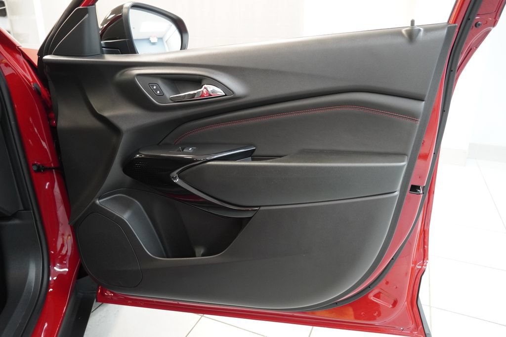 Used 2026 Chevrolet Trax RS w/ Driver Confidence Package FWD image 31
