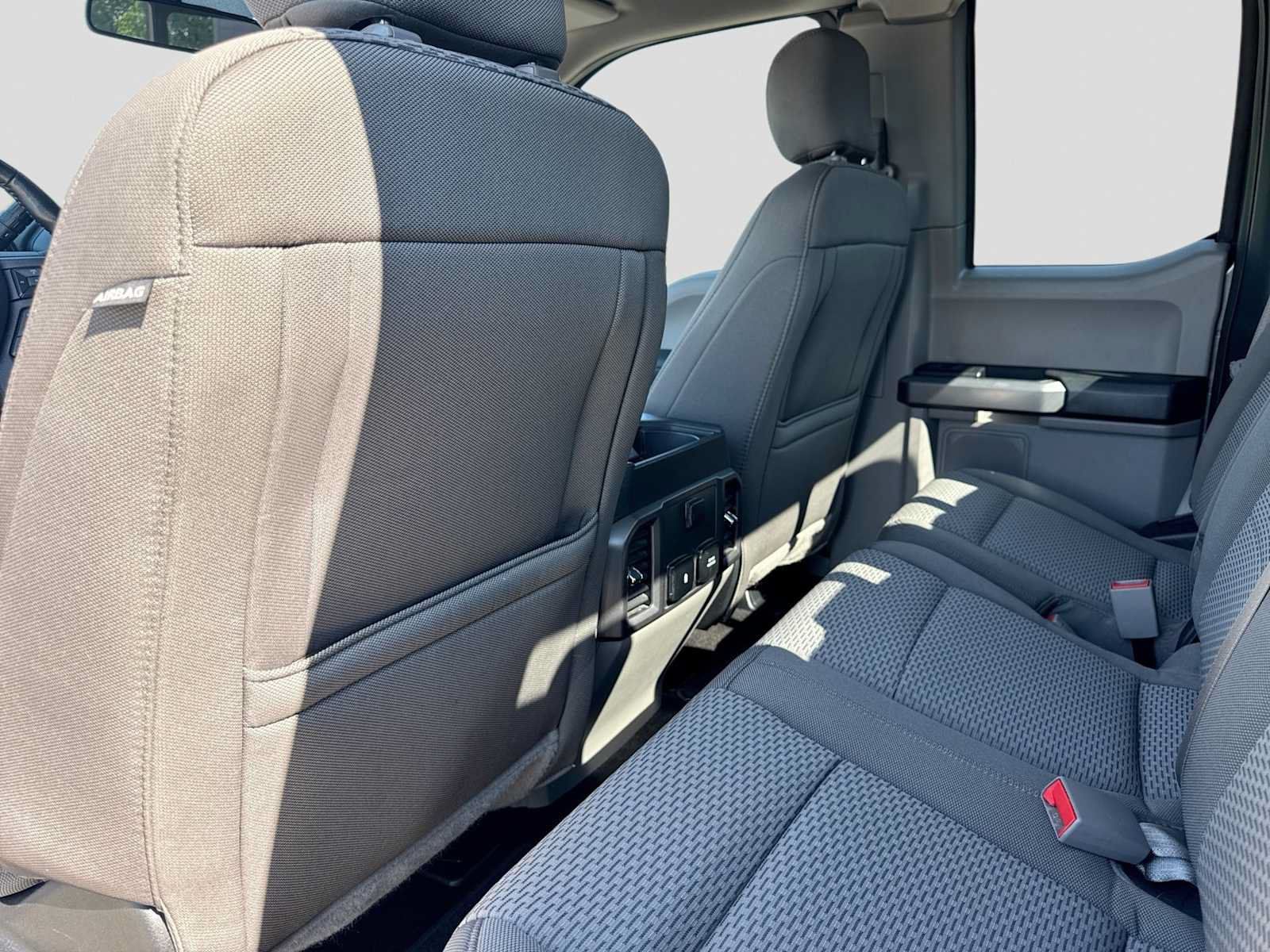 Used 2018 Ford F150 XLT w/ Equipment Group 302A Luxury AWD/4WD image 17