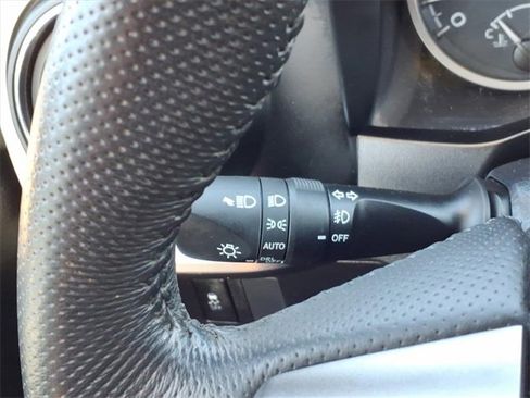 Used 2022 Toyota Tacoma TRD Sport image 26