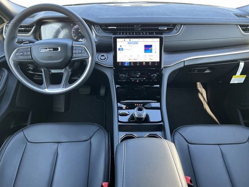 New 2025 Jeep Grand Cherokee Limited image 2