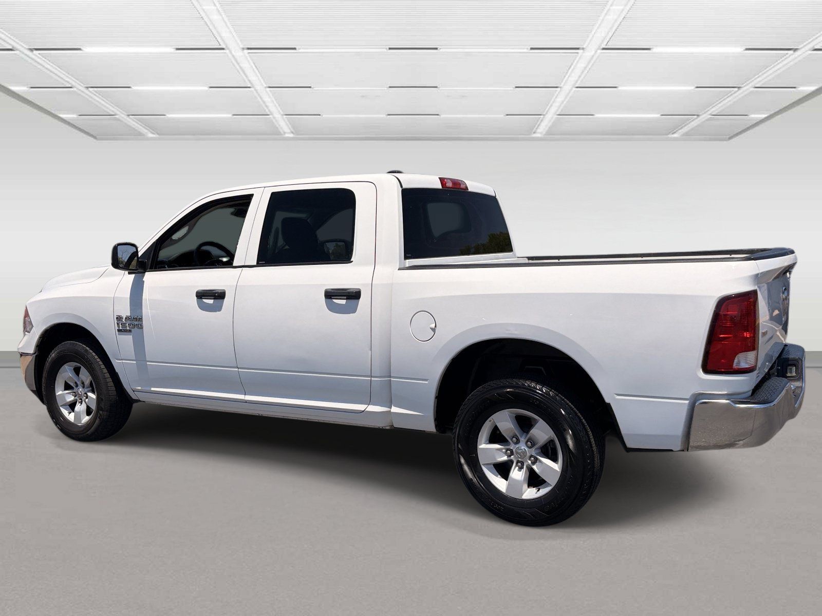 Used 2022 RAM 1500 Classic SLT RWD image 6