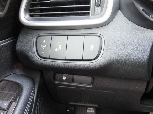 Used 2019 Kia Sorento AWD image 17