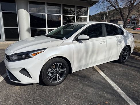 Certified 2023 Kia Forte LXS image 3