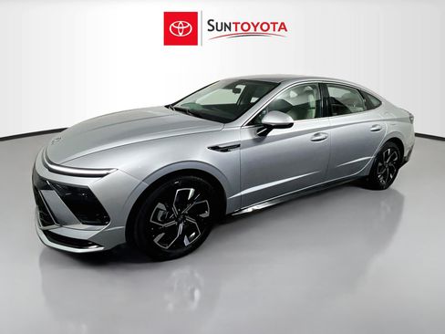 Used 2025 Hyundai Sonata SEL FWD image 9