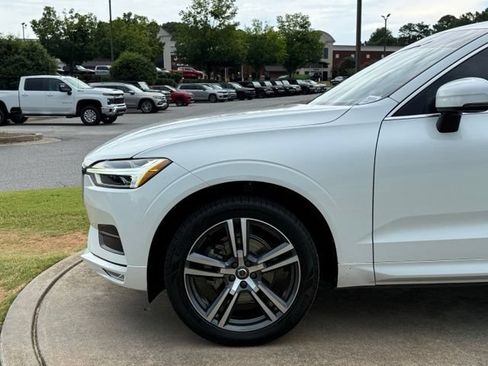 Used 2021 Volvo XC60 T5 Momentum FWD image 12
