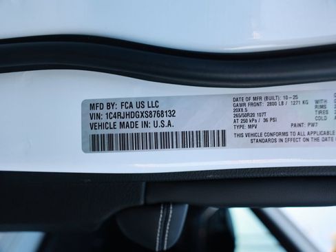 New 2025 Jeep Grand Cherokee Overland image 33