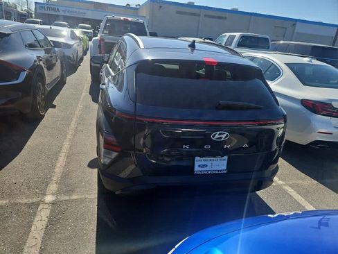 Used 2025 Hyundai Kona SEL FWD image 6