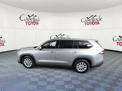 Used 2025 Toyota Grand Highlander AWD image 8