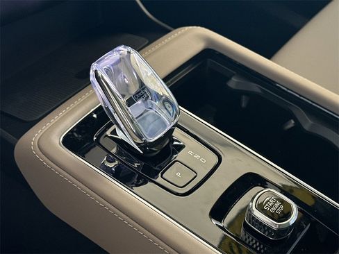 New 2026 Volvo XC90 T8 Plus w/ Protection Package Premier image 22
