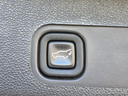 Used 2011 Chevrolet Tahoe LT w/ Luxury Package image 29