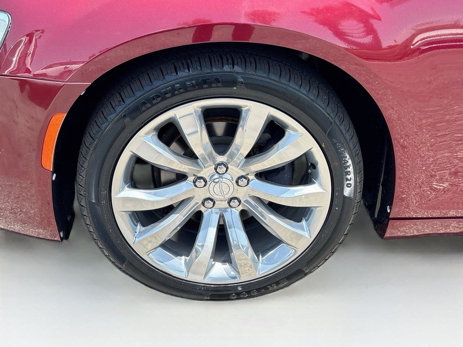 Used 2018 Chrysler 300 Limited w/ Safetytec Plus Group RWD image 32
