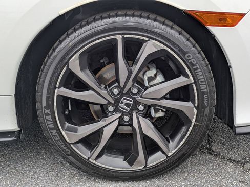 Used 2018 Honda Civic Sport image 12