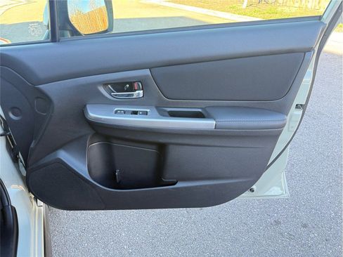 Used 2015 Subaru Crosstrek 2.0i Premium image 36