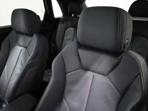 Used 2020 Audi Q3 2.0T Premium Plus w/ Premium Plus Package image 18