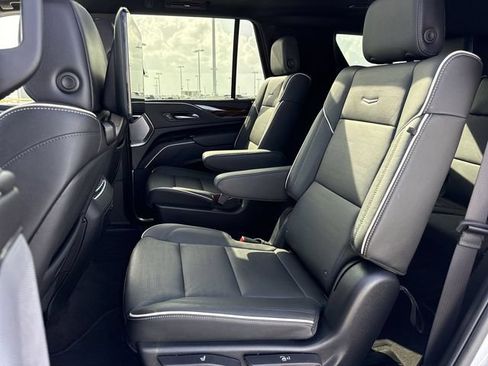 Used 2024 Cadillac Escalade Premium Luxury w/ Performance Package AWD/4WD image 23