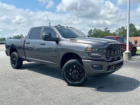 Used 2025 RAM 2500 Big Horn AWD/4WD image 1